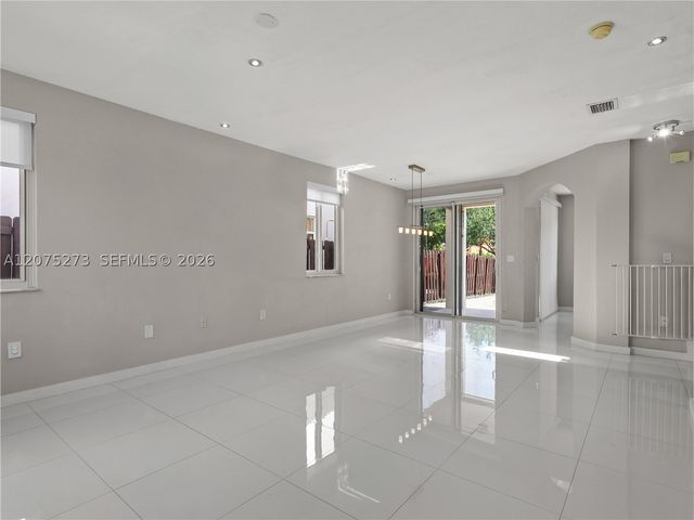 15392 SW 25th Ter, Miami, FL 33185
