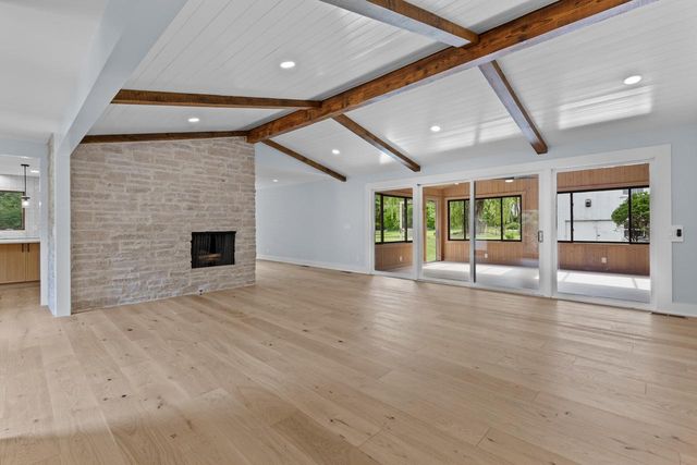 986 Indian Hills ROAD, Fontana, WI 53125