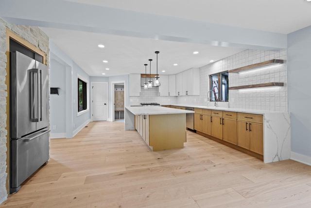 986 Indian Hills ROAD, Fontana, WI 53125