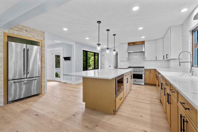 986 Indian Hills ROAD, Fontana, WI 53125