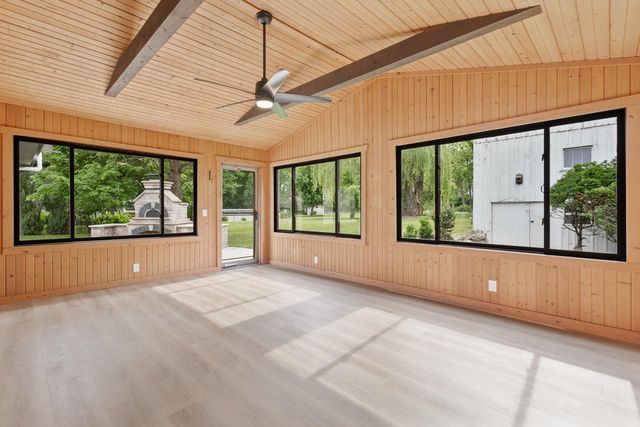 986 Indian Hills ROAD, Fontana, WI 53125