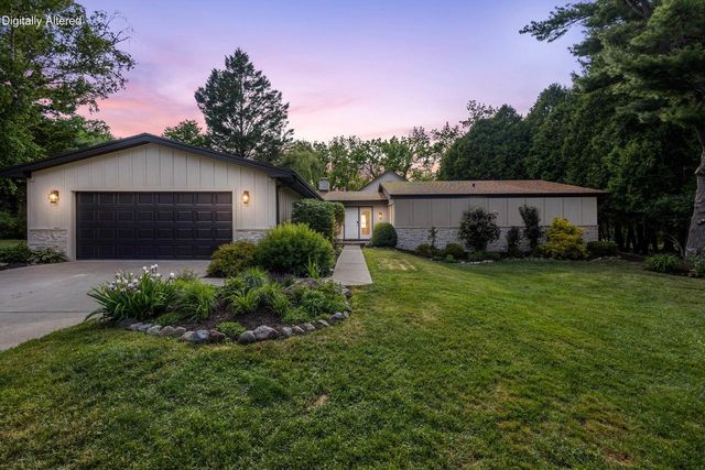 986 Indian Hills ROAD, Fontana, WI 53125