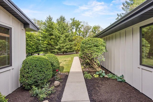 986 Indian Hills ROAD, Fontana, WI 53125