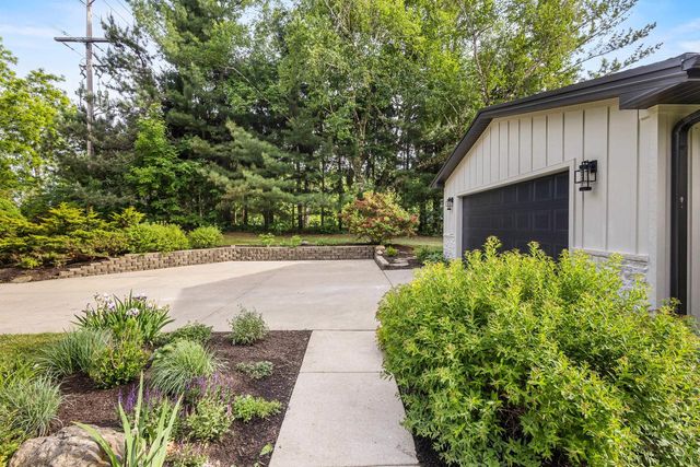 986 Indian Hills ROAD, Fontana, WI 53125