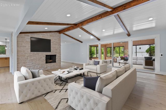 986 Indian Hills ROAD, Fontana, WI 53125