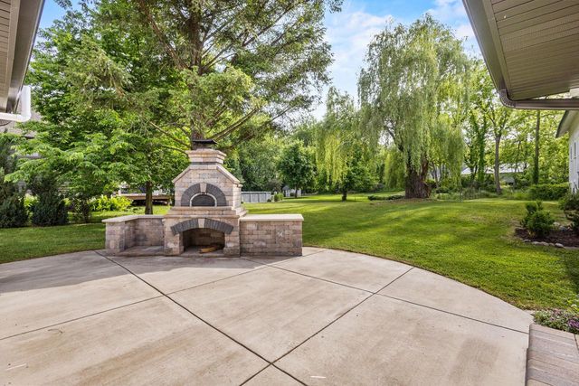 986 Indian Hills ROAD, Fontana, WI 53125