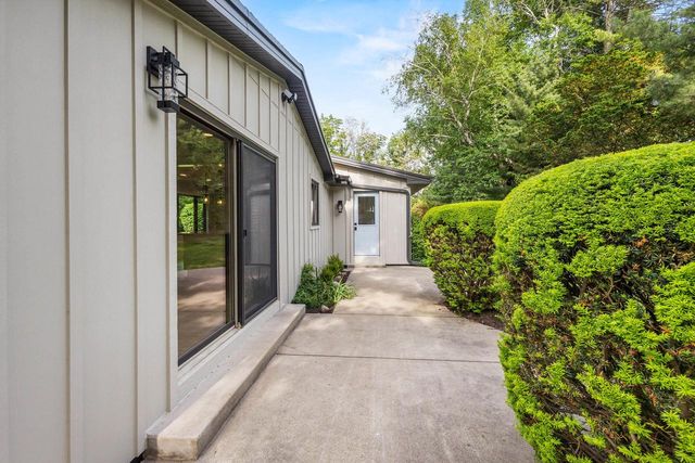 986 Indian Hills ROAD, Fontana, WI 53125