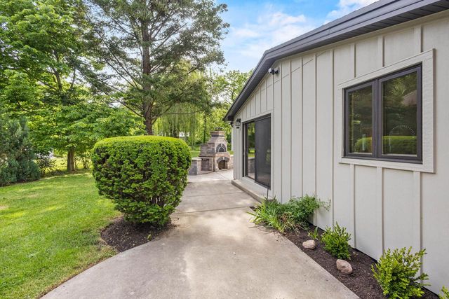 986 Indian Hills ROAD, Fontana, WI 53125