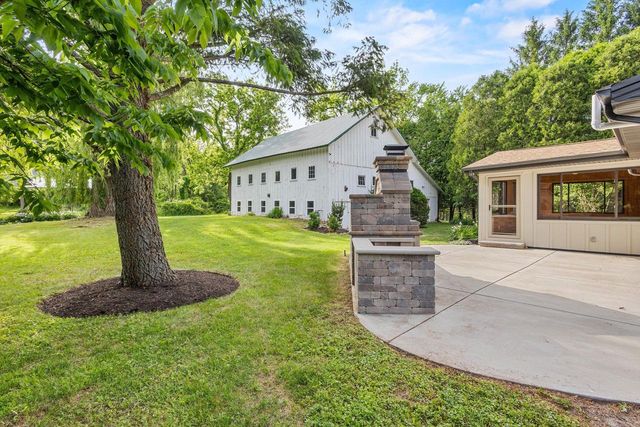 986 Indian Hills ROAD, Fontana, WI 53125
