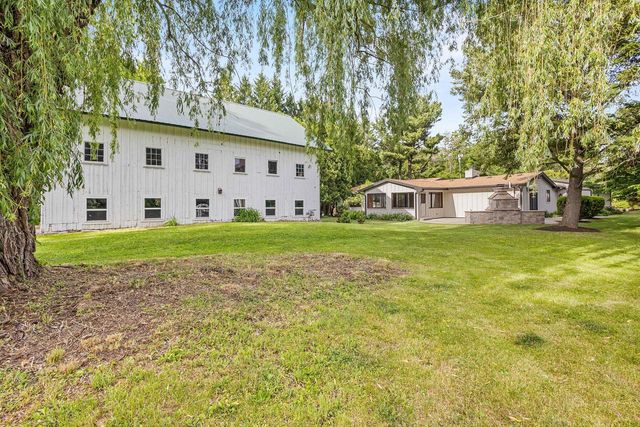 986 Indian Hills ROAD, Fontana, WI 53125