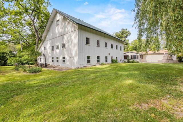 986 Indian Hills ROAD, Fontana, WI 53125