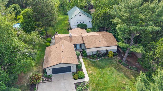 986 Indian Hills ROAD, Fontana, WI 53125