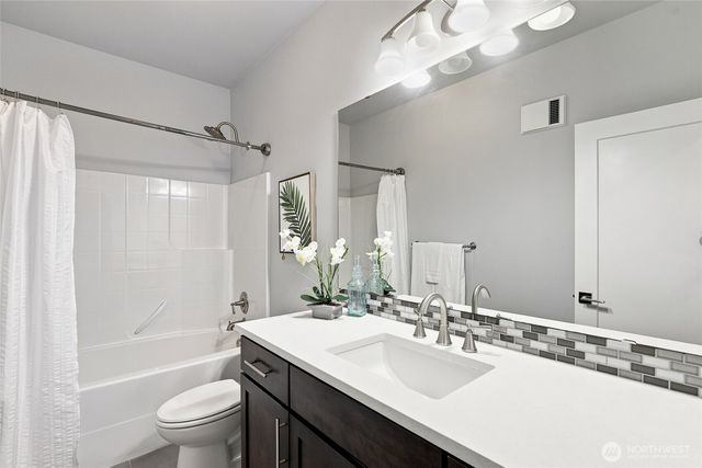 13415 NE 128th Place, Kirkland, WA 98034