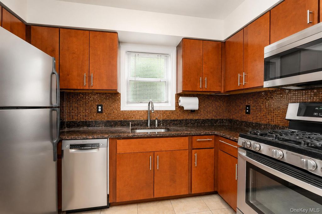 40-38 194th Street 1/A, Flushing, NY 11358 — photo 4