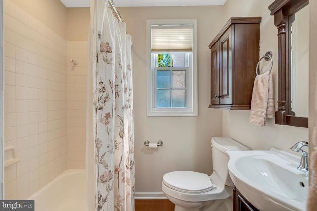4029 WOODLAND DR, Fairfax, VA 22030