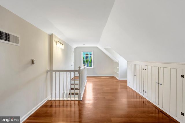 4029 WOODLAND DR, Fairfax, VA 22030