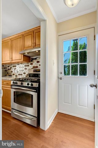 4029 WOODLAND DR, Fairfax, VA 22030
