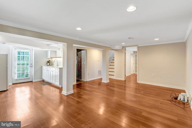 4029 WOODLAND DR, Fairfax, VA 22030