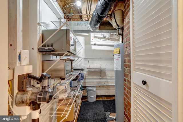4029 WOODLAND DR, Fairfax, VA 22030