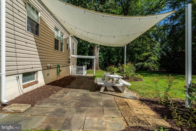 4029 WOODLAND DR, Fairfax, VA 22030