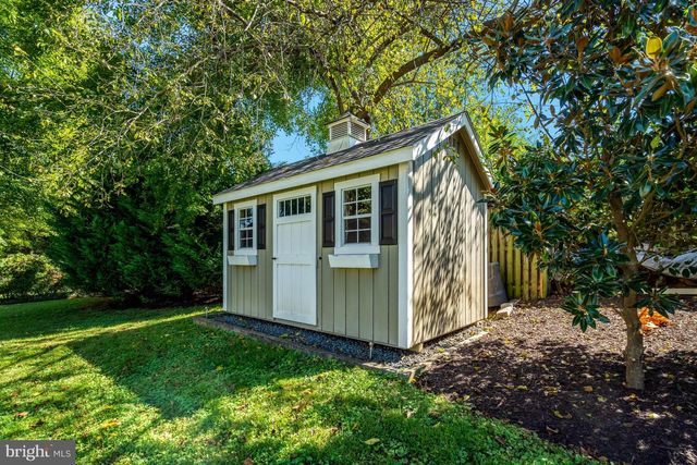 4029 WOODLAND DR, Fairfax, VA 22030