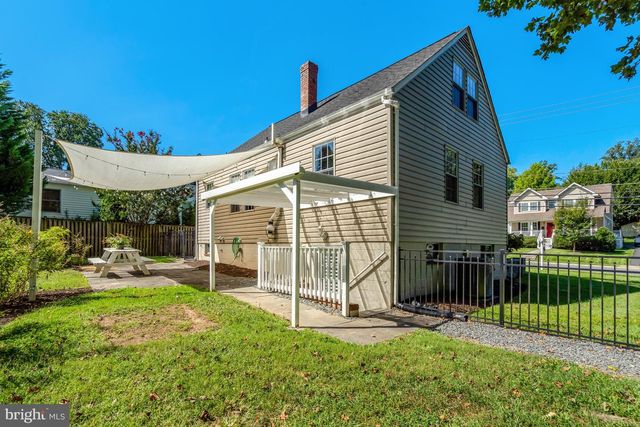 4029 WOODLAND DR, Fairfax, VA 22030