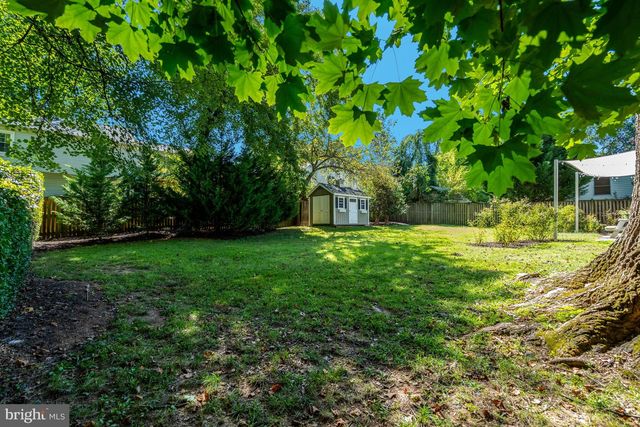 4029 WOODLAND DR, Fairfax, VA 22030