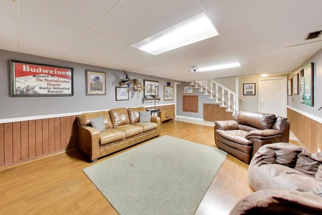 925 Hidden Lake Road, Naperville, IL 60565