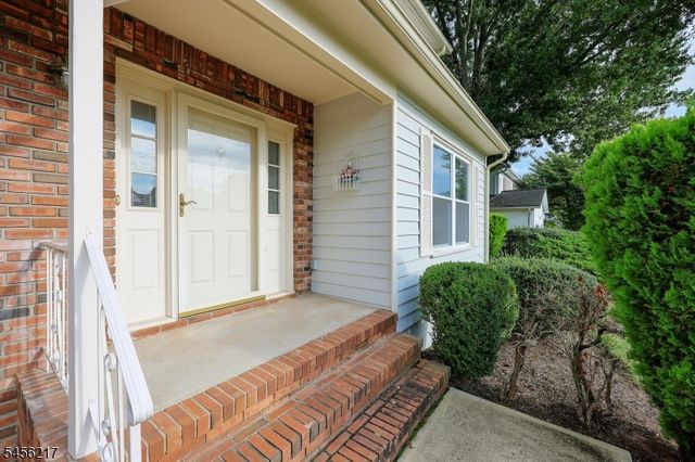 65 Dunedain St, Hillsborough Twp., NJ 08844