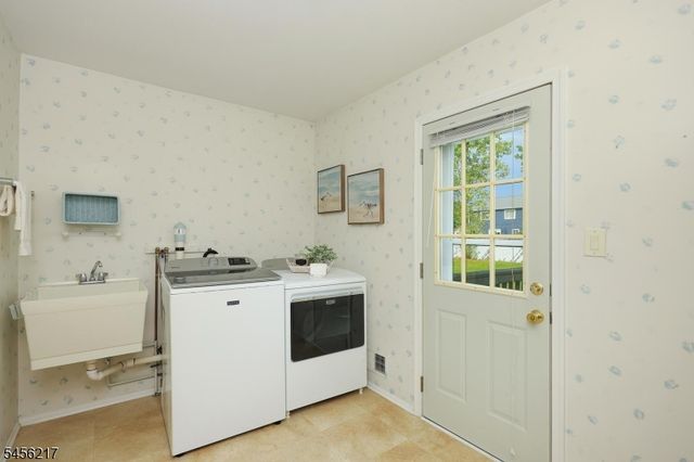 65 Dunedain St, Hillsborough Twp., NJ 08844