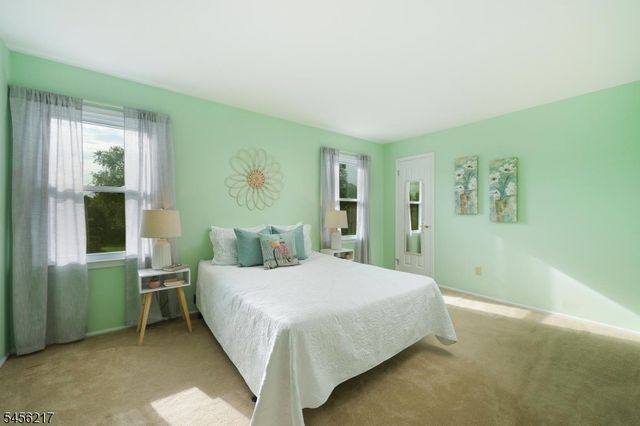 65 Dunedain St, Hillsborough Twp., NJ 08844
