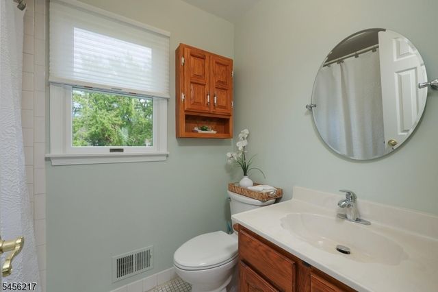65 Dunedain St, Hillsborough Twp., NJ 08844