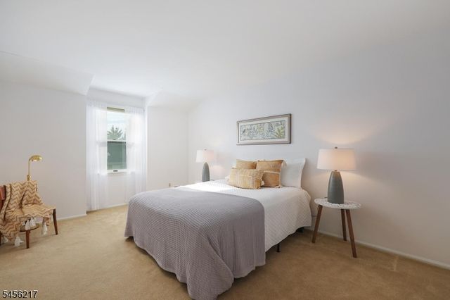 65 Dunedain St, Hillsborough Twp., NJ 08844