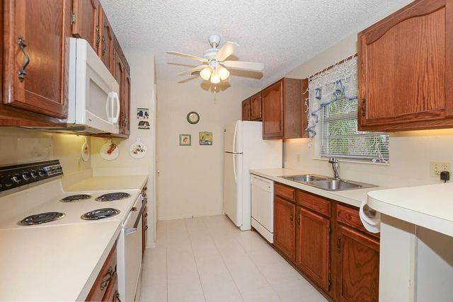 7 Lake Vista Trail, Port St. Lucie, Port St Lucie, FL 34952