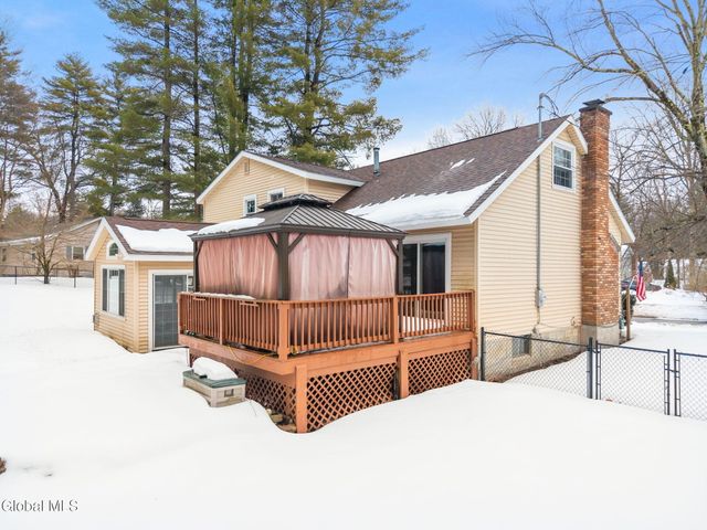 60 Vichy Drive, Saratoga Springs, NY 12866