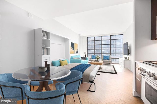 45 Sutton Sq SW Unit 607, Washington, DC 20024
