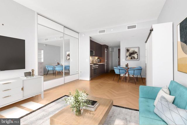 45 Sutton Sq SW Unit 607, Washington, DC 20024