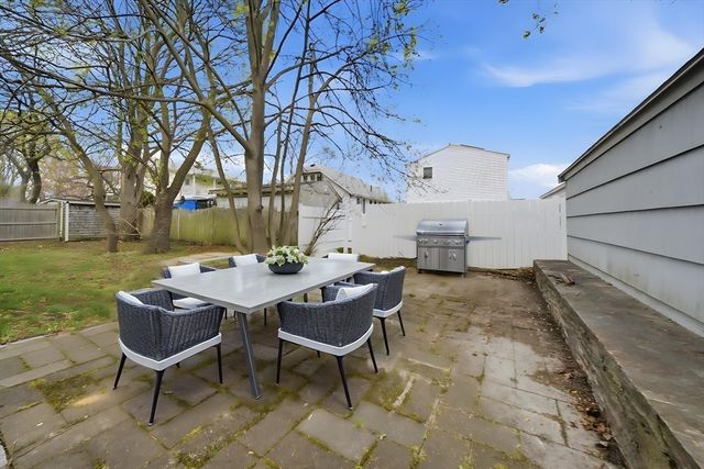 19 Lebanon St, Quincy, MA 02169