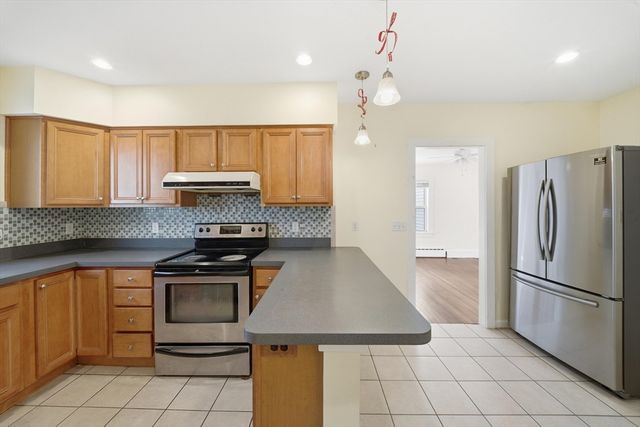 19 Lebanon St, Quincy, MA 02169