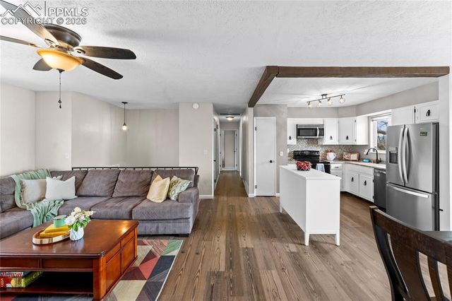 1730 Hathaway Drive, Colorado Springs, CO 80915