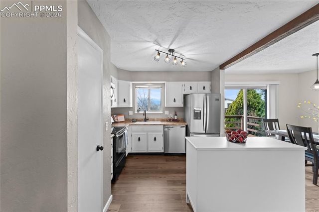 1730 Hathaway Drive, Colorado Springs, CO 80915