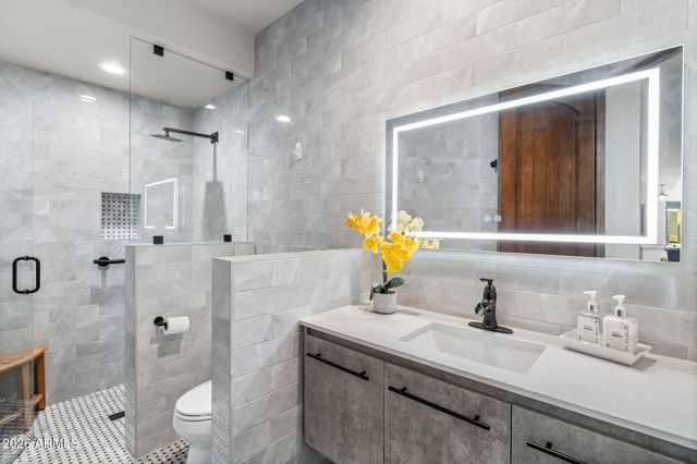 11189 E JUAN TABO Road, Scottsdale, AZ 85255