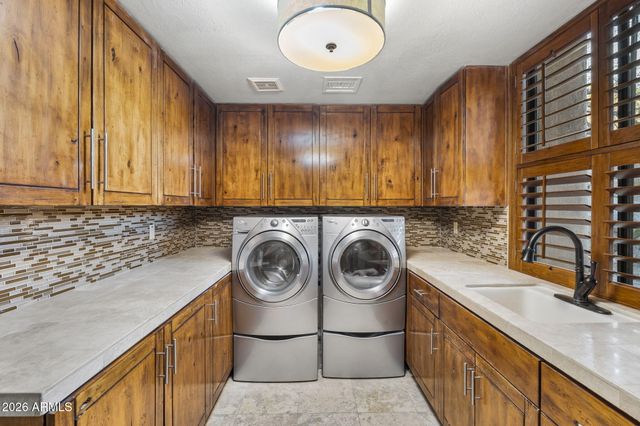 11189 E JUAN TABO Road, Scottsdale, AZ 85255