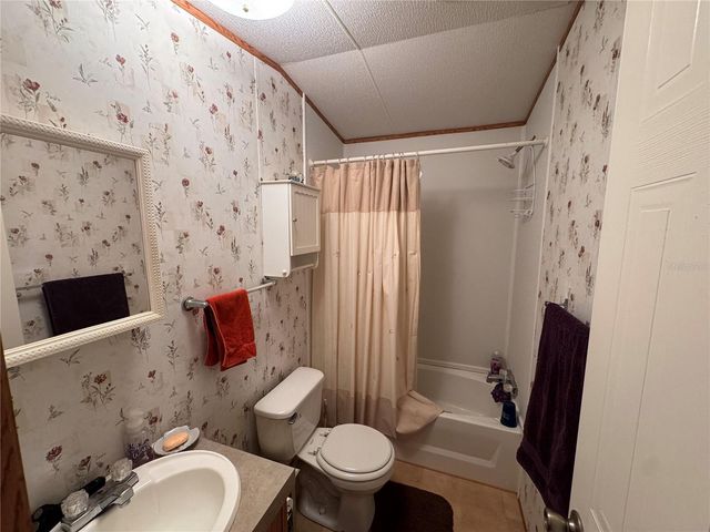 320 E 8TH STREET, Frostproof, FL 33843