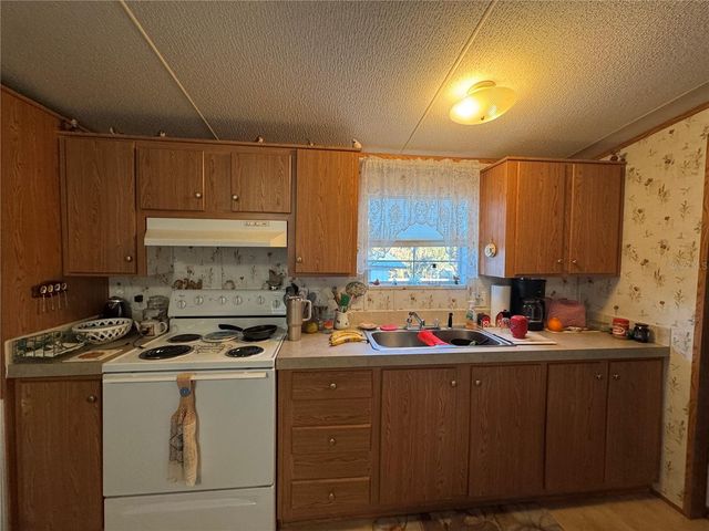 320 E 8TH STREET, Frostproof, FL 33843