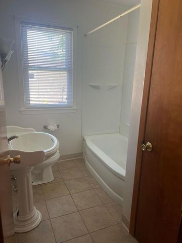 3438 9th AVENUE, Racine, WI 53402