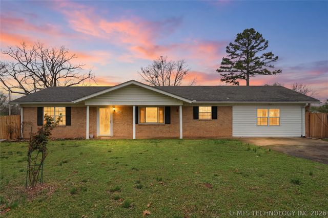 1707 N Maple Street, Sallisaw, OK 74955