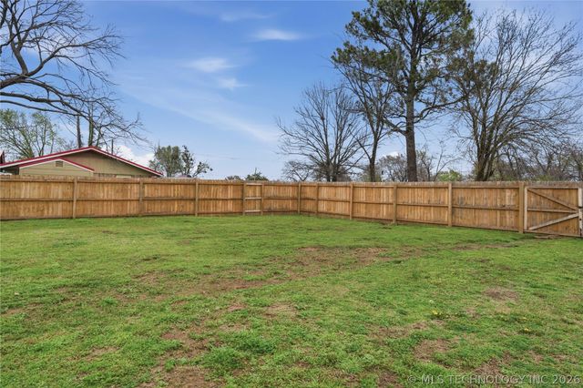 1707 N Maple Street, Sallisaw, OK 74955
