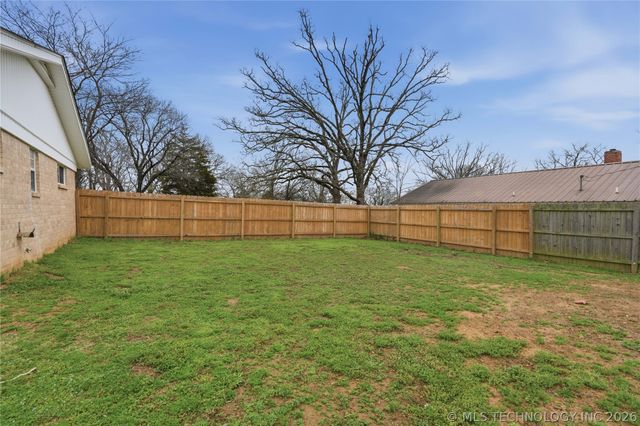 1707 N Maple Street, Sallisaw, OK 74955