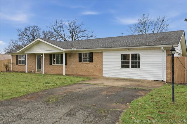 1707 N Maple Street, Sallisaw, OK 74955